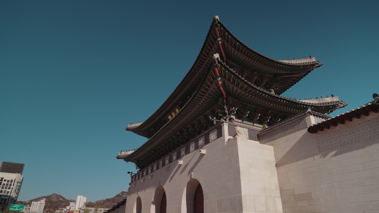 Maestosa Porta Gwanghwamun del Palazzo Gyeongbokgung a Seul