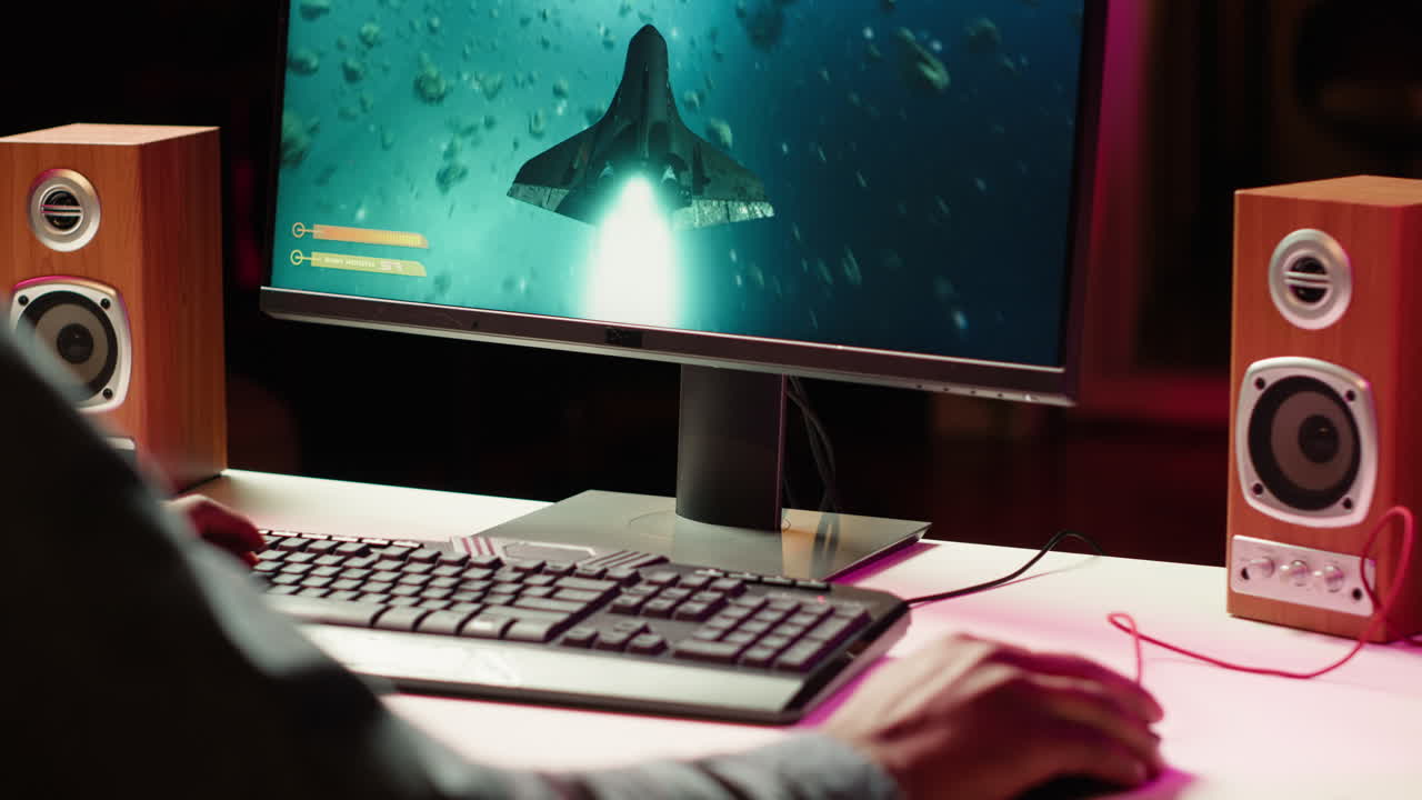 가정에서 고급 컴퓨터 시스템을 사용하여 까다로운 게임을 하는 사람