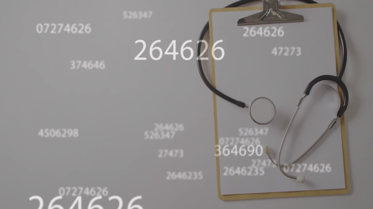 animación del procesamiento de datos a través de estetoscopio y portátil