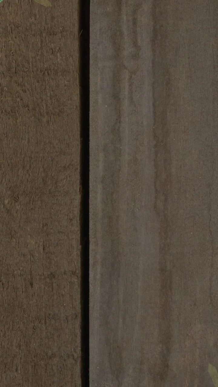 Animazione di lucine tremolanti con spazio per il testo su sfondo di legno