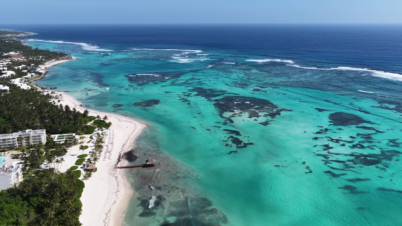 Punta Canan siluetti Punta Canassa La Altagraciassa Dominikaanisessa tasavallassa. Karibian siluetti. Rantamaisema. Lomakeskusmaisema. Punta Canan siluetti Punta Canassa La Altagraciassa Dominikaanisessa tasavallassa
