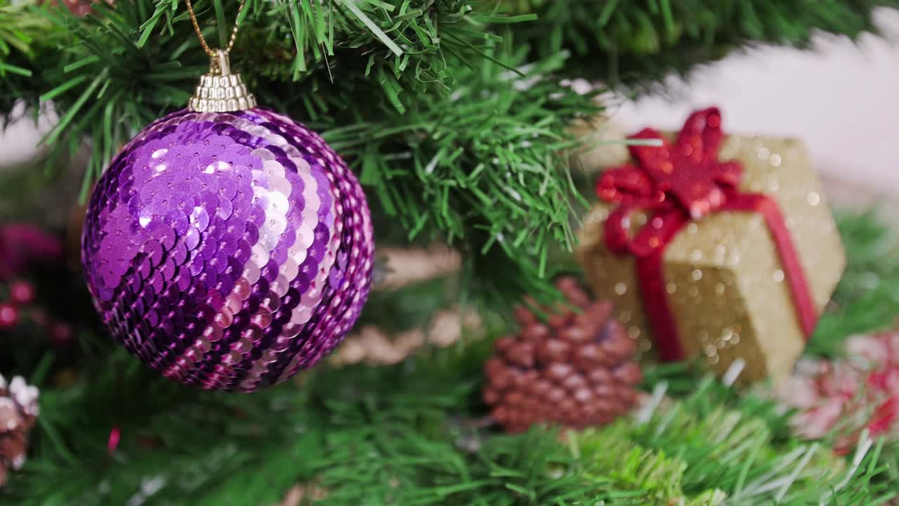 decoración del árbol de navidad bola púrpura
