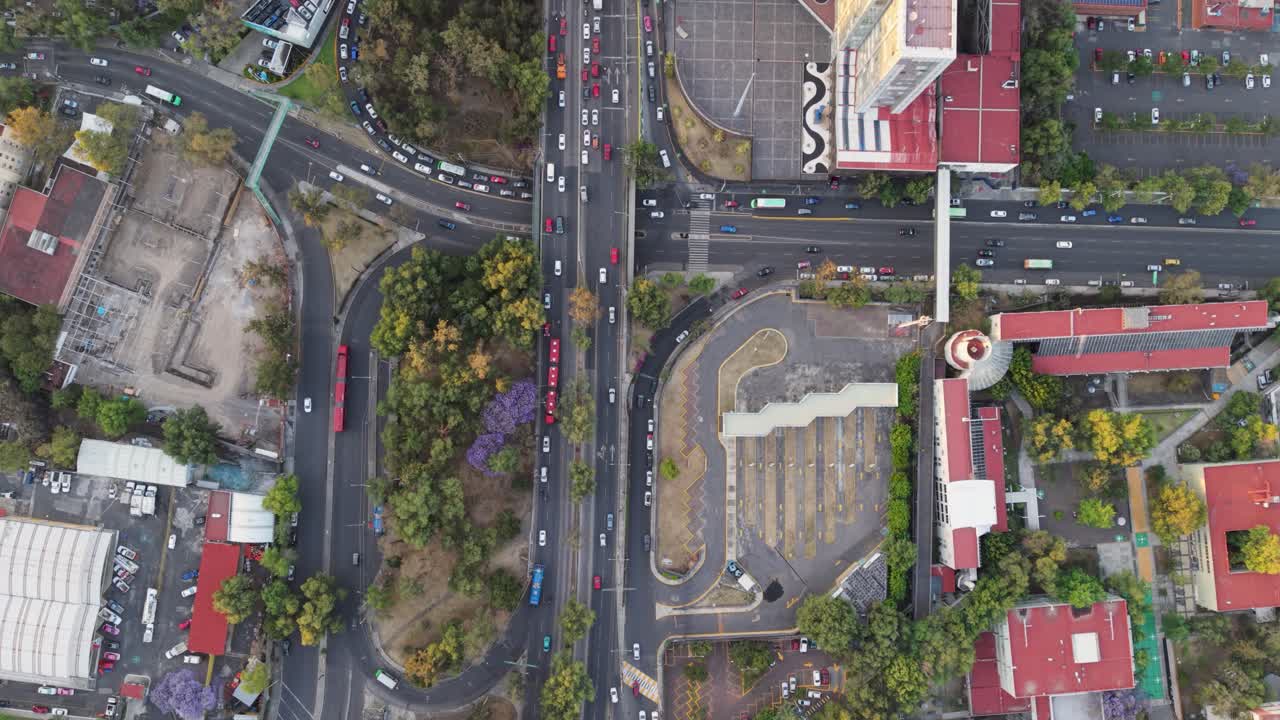 High-altitude bird's-eye view of Mexico City avenues