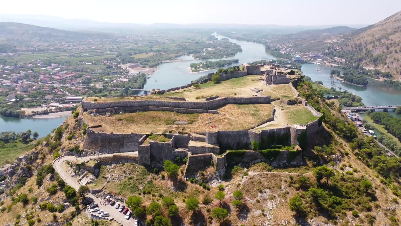 Vista aerea del castello di Rozafa a Scutari, Albania