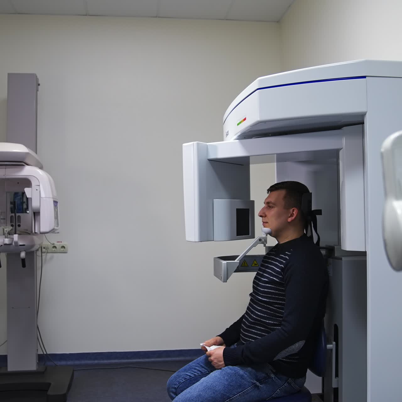 Radiografia dentale con scanner odontoiatrico. Moderno scanner radiografico per stomatologia