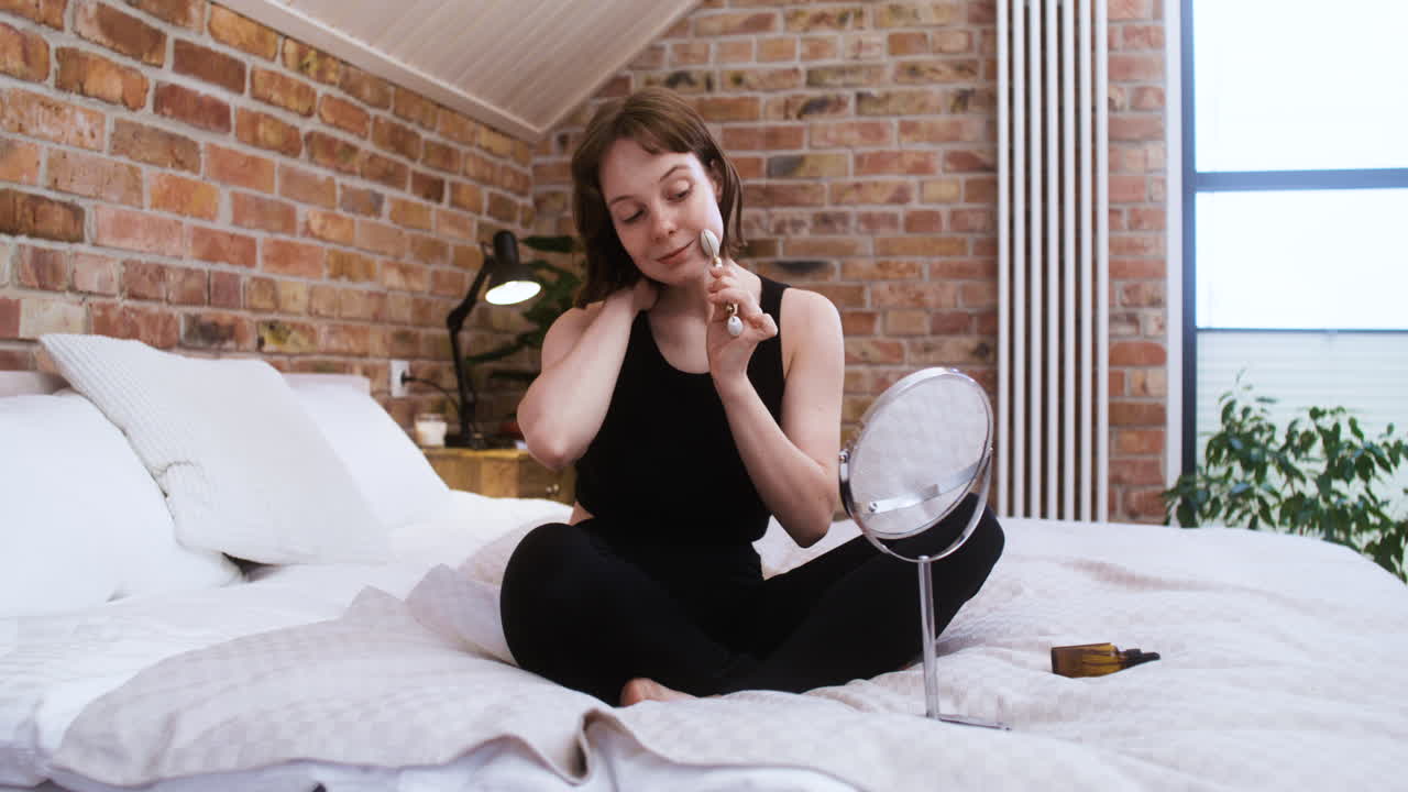 침실에 있는 여자