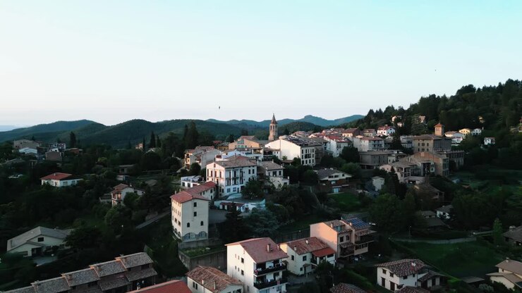 La pittoresca cittadina di Viladrau in Osona, Catalogna, Spagna