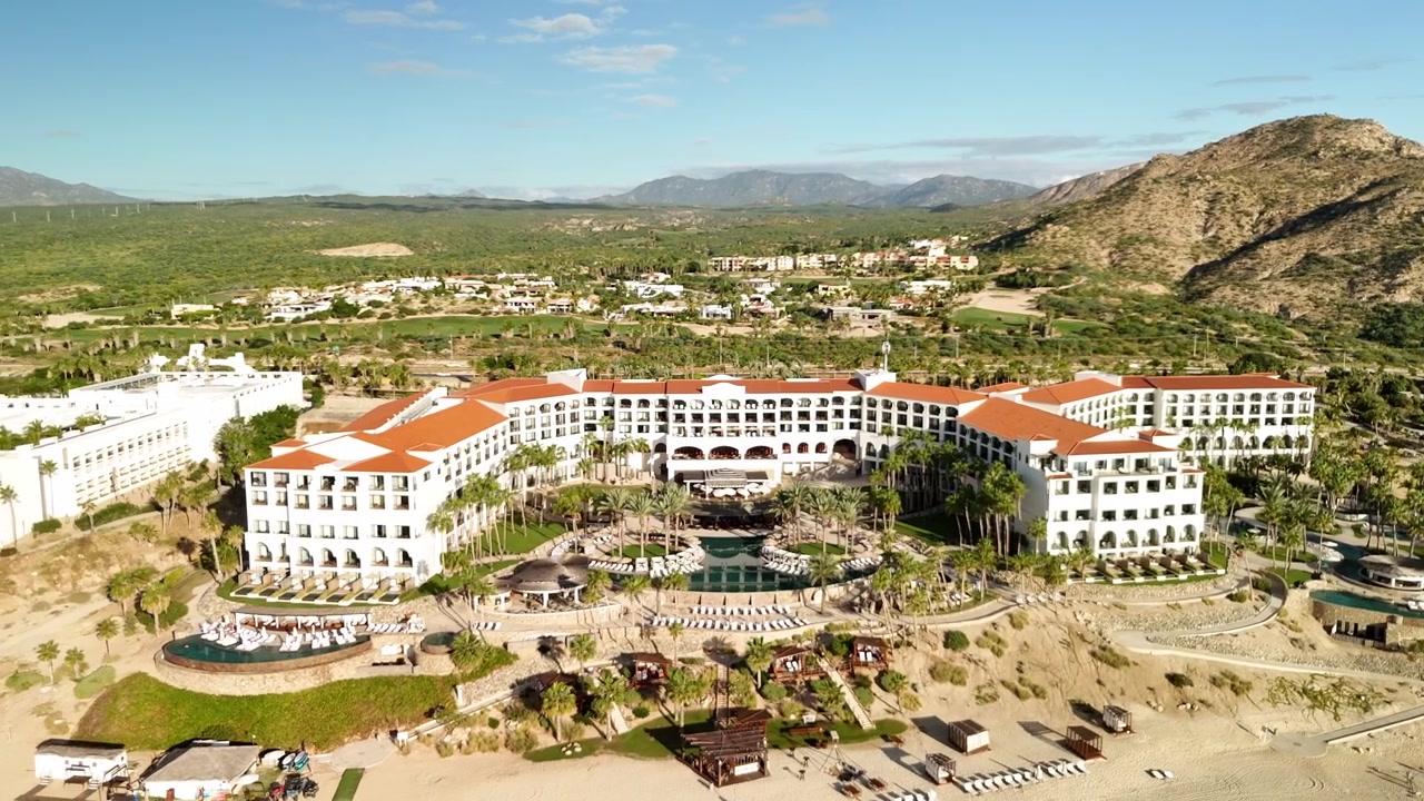 Hilton Los Cabos Resort a Cabo San Lucas, Messico, vicino a San José del Cabo, vista aerea che sorvola la proprietà