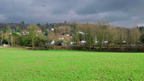 Overcast-Sky-Over-Windermere-Rural-Town-Of-Lake-District-In-Cumbria,-England