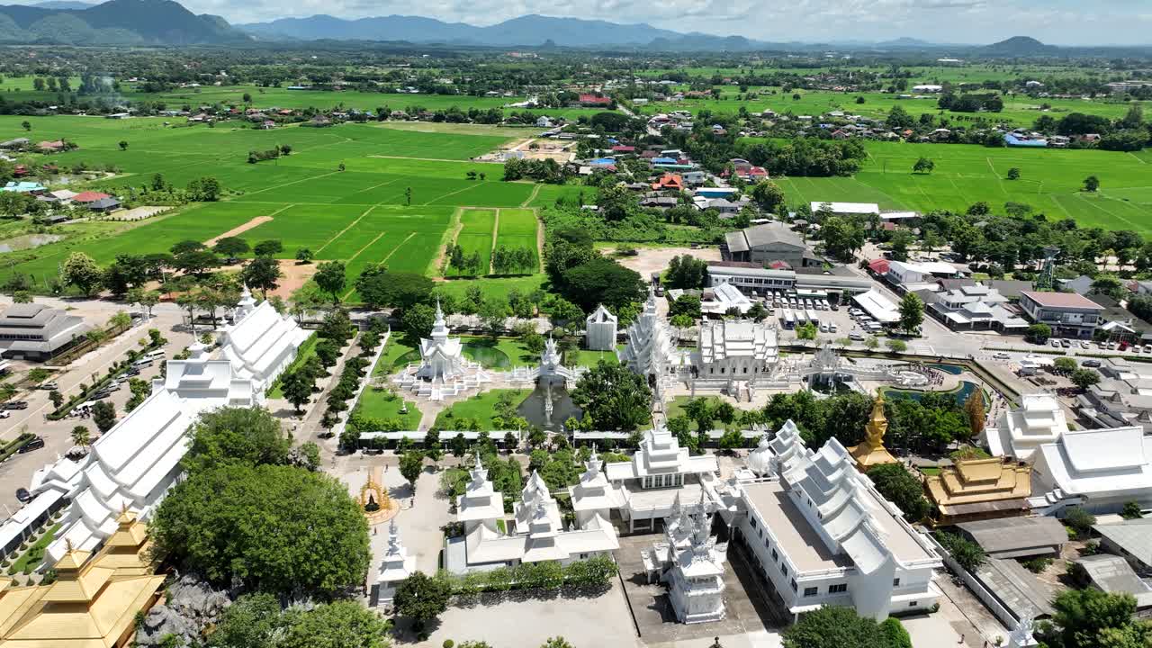 Iconic Buddhist Temples, Religious Landmarks, Famous Tourist Destination