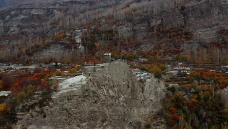 Ancient-Altit-Fort-In-Karimabad,-Hunza-Valley-In-Gilgit-Baltistan,-Pakistan---aerial-drone-shot