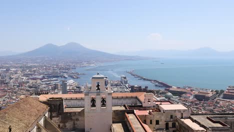 paisaje panorámico de la ciudad y la costa de nápoles, italia