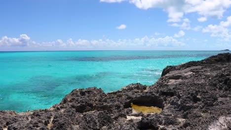 Dies-Ist-Eine-Statische-Malerische-Strand--Und-Meeresszene-Auf-Exuma-Auf-Den-Bahamas