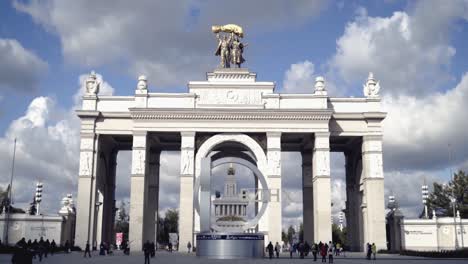 vdnkh arch in moscow