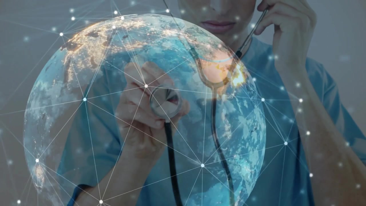 Profesional médico levantando el auricular del estetoscopio y escaneando un globo digital para obtener datos de salud en tiempo real.