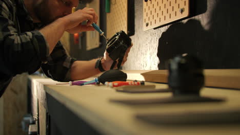 Advanced Camera Repair: Expert electronical Maintenance in workshop studio
