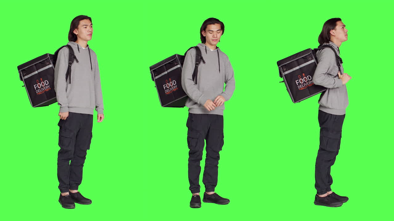 젊은 남자가 음식 배달을 합니다.