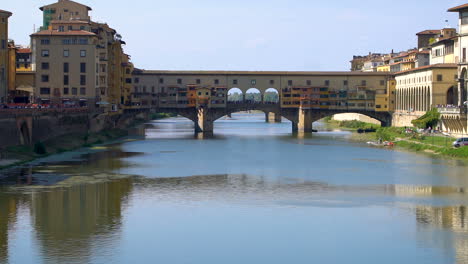 Brücke-Ponte-Vecchio-In-Florenz,-Italien