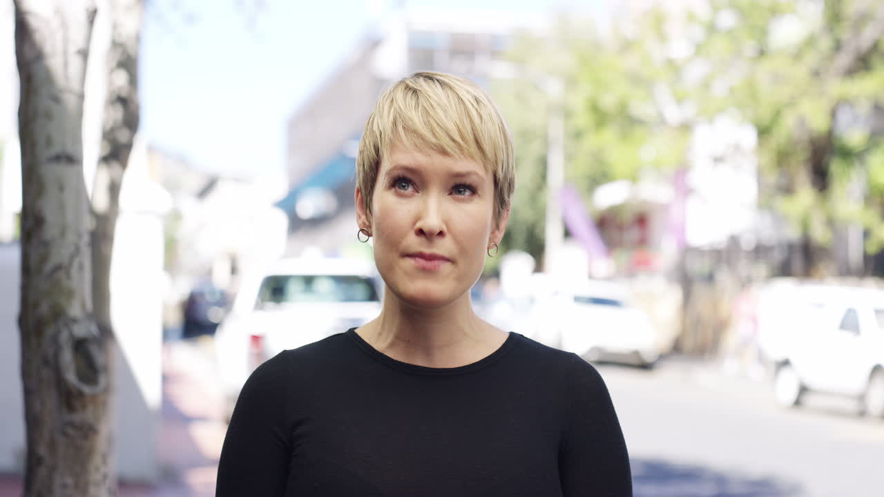 그녀는 그것을 만들어 냈어요.