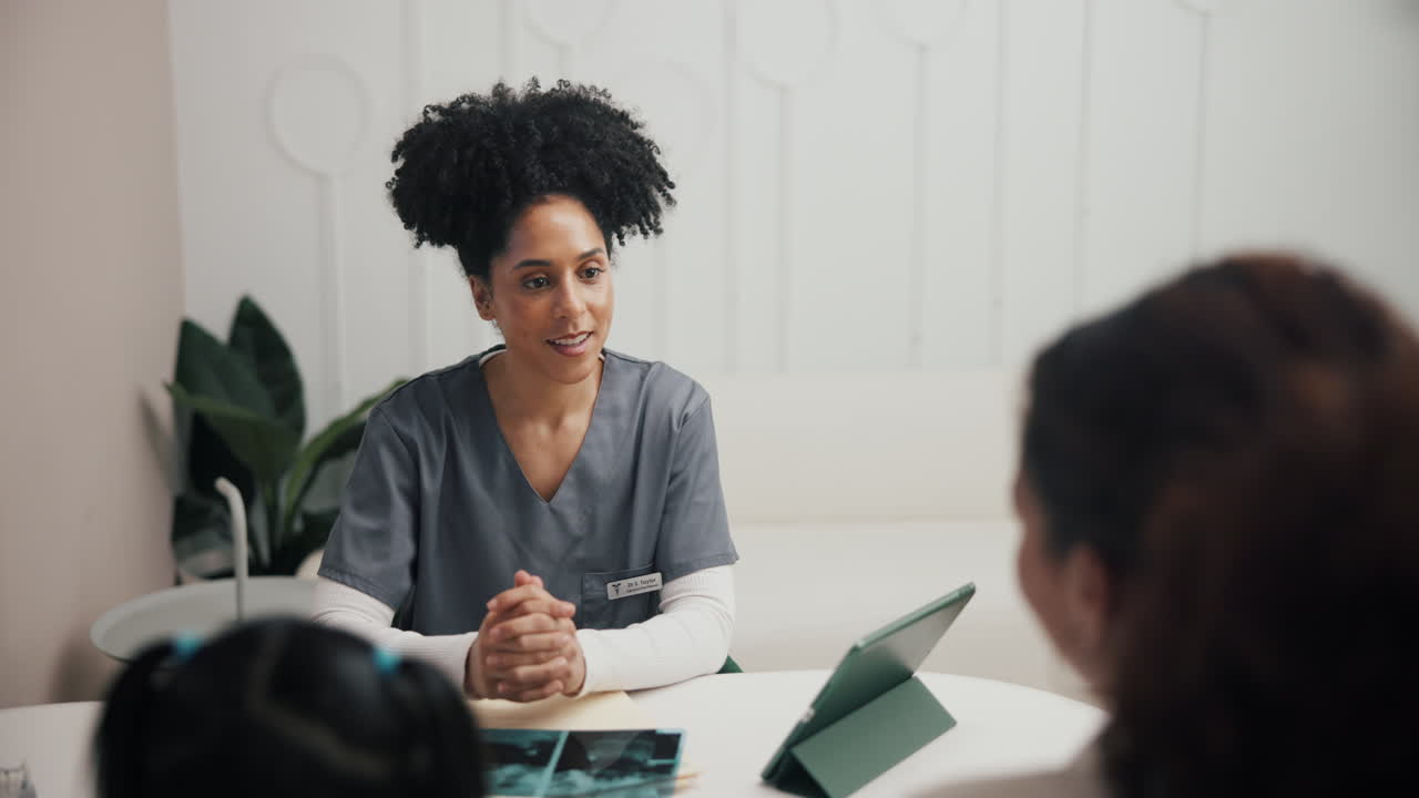 consulta del médico con el paciente
