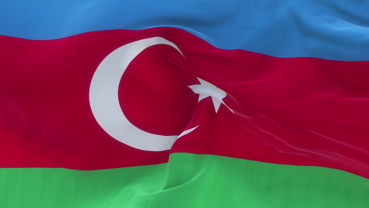 Aserbajdsjans flag i fuld skærm vifter langsomt