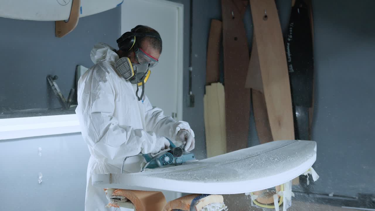 워크 ⁇  에서 서프보드 를  ⁇ 는 전문 마스터