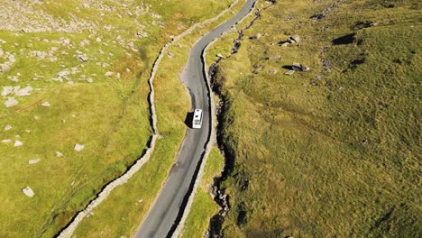 Kirkstone-Pass-Minibus-Antenne-Lake-District-Nationalpark-Cumbria