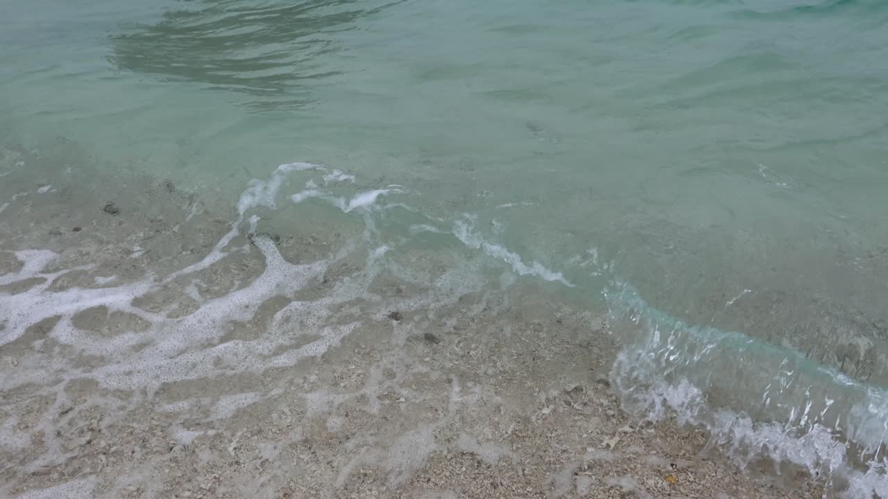 배 를 타고 온 열대 섬 풍경