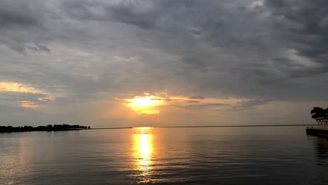 Dramatic-sun-rays-above-the-ocean-in-the-evening