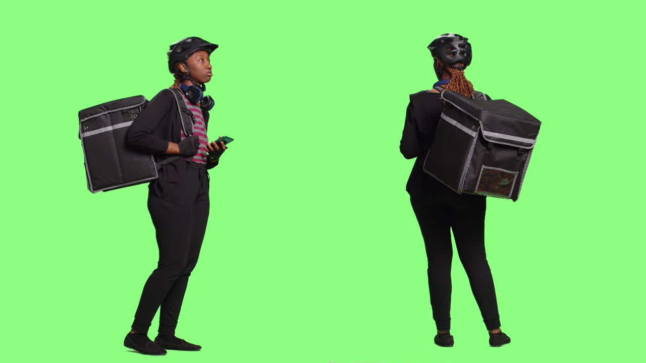 Entregadora em tela verde