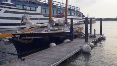 new york sailboat docked at chelsea pier