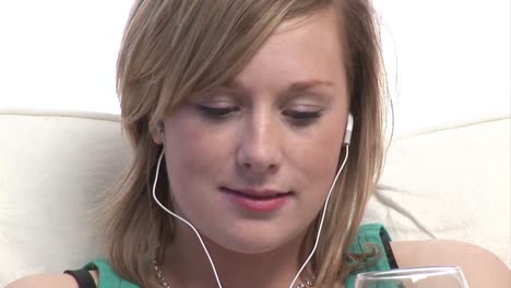 woman listening to an ipod