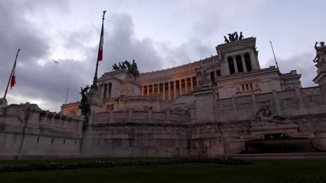 Terraza-Del-Lado-Quadrighe-De-La-Comunidad-En-Roma-Por-La-Mañana