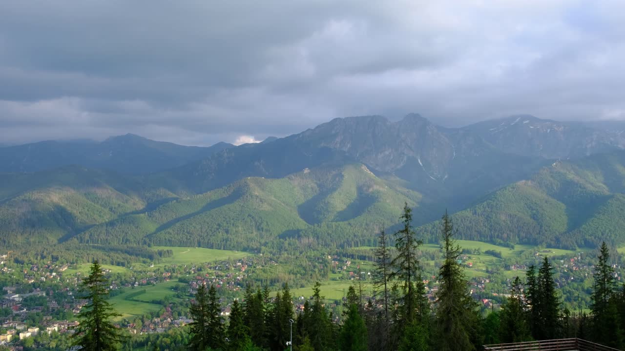 la cordillera de tatry tatra y el legendario pico giewont en zakopane, polonia - vistas de europa