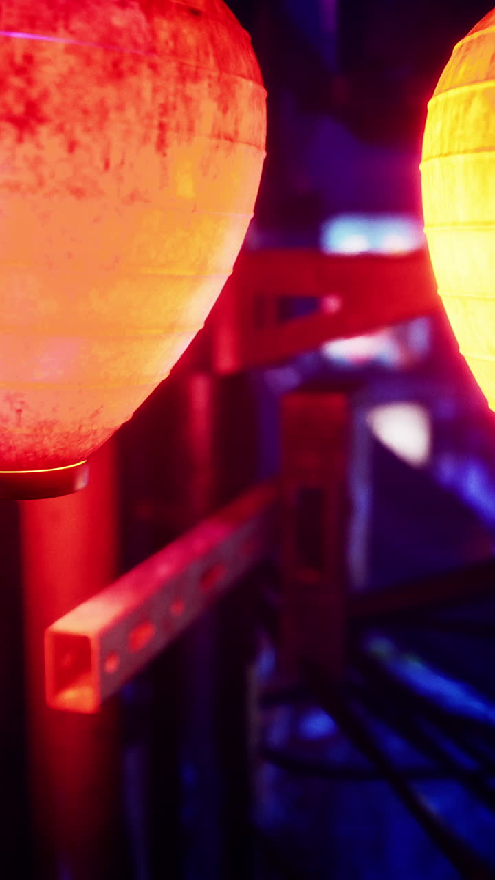 linternas rojas por la noche