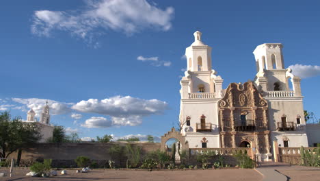 Mission-San-Xavier-Del-Bac,-Arizona