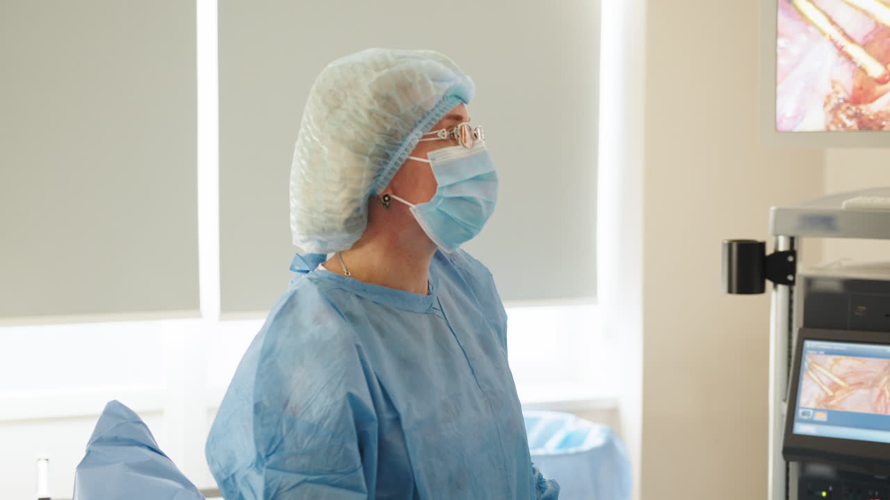 cirujano en quirófano