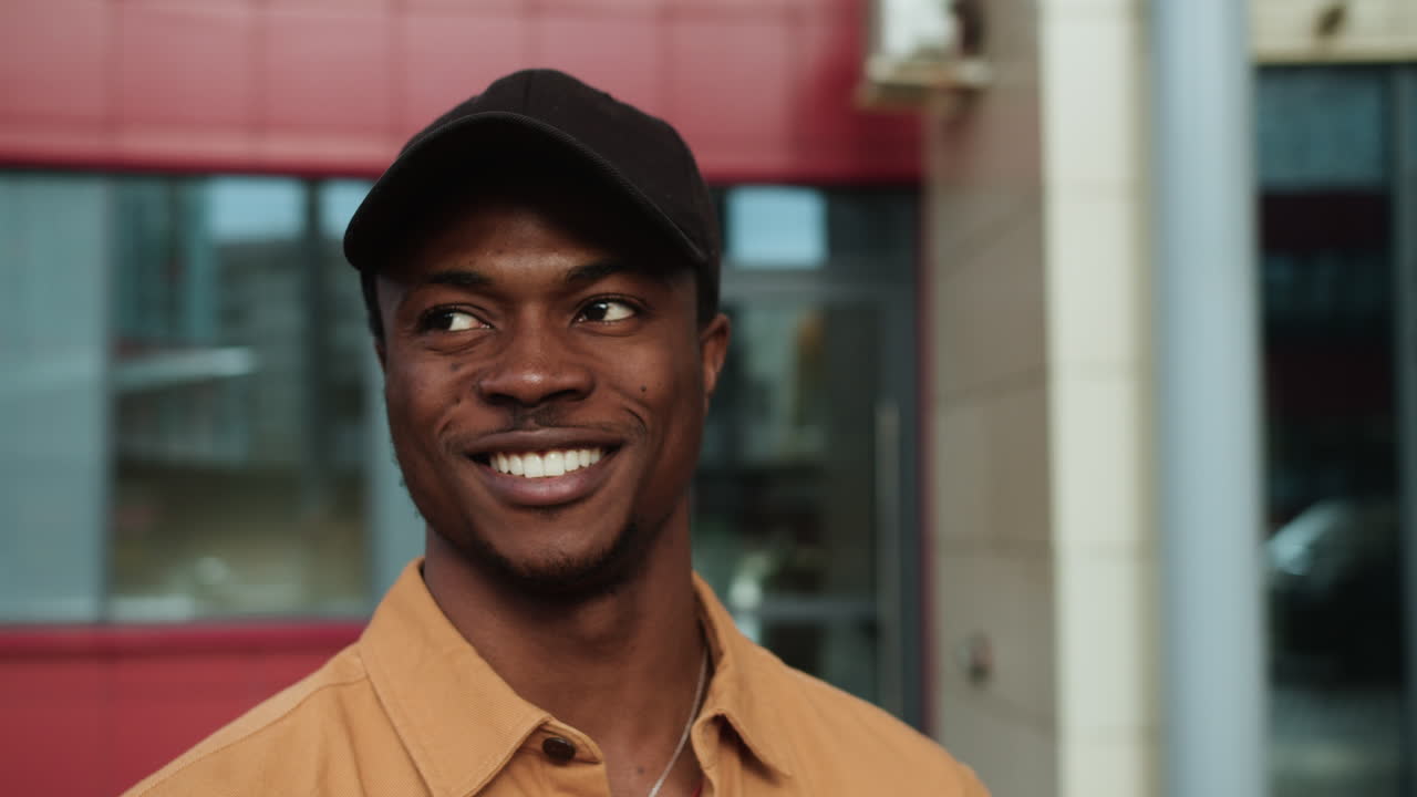 야외에 있는 택배기 보관 상자