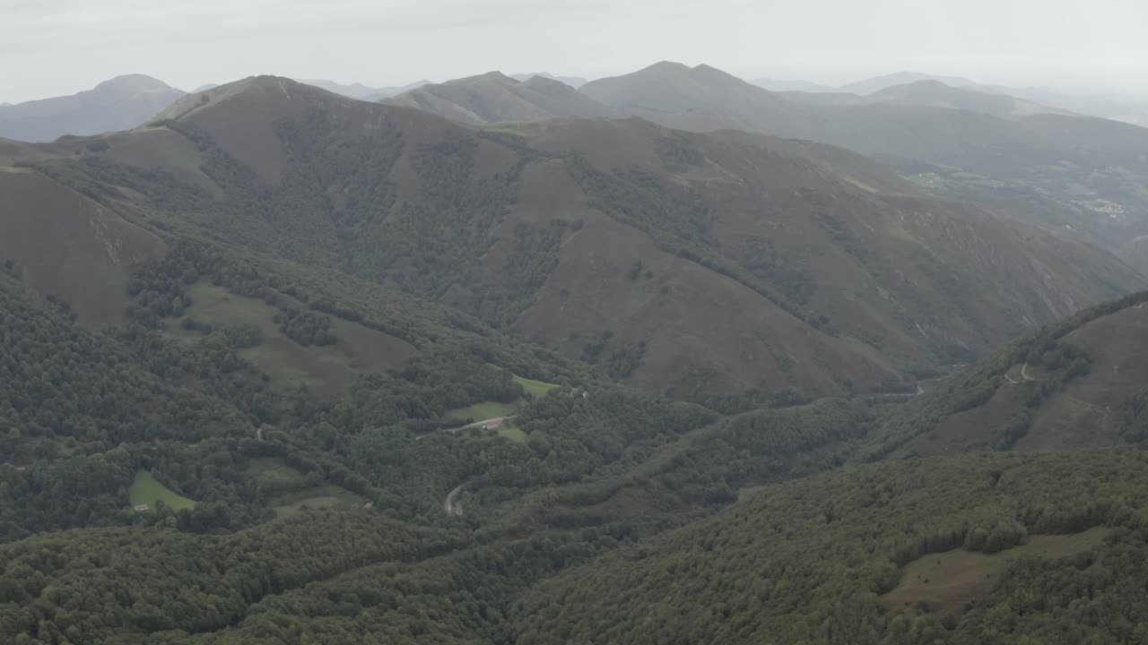 roncesvalles o paso de ronceval o roncevaux, pirineos cerca de la frontera entre francia y españa