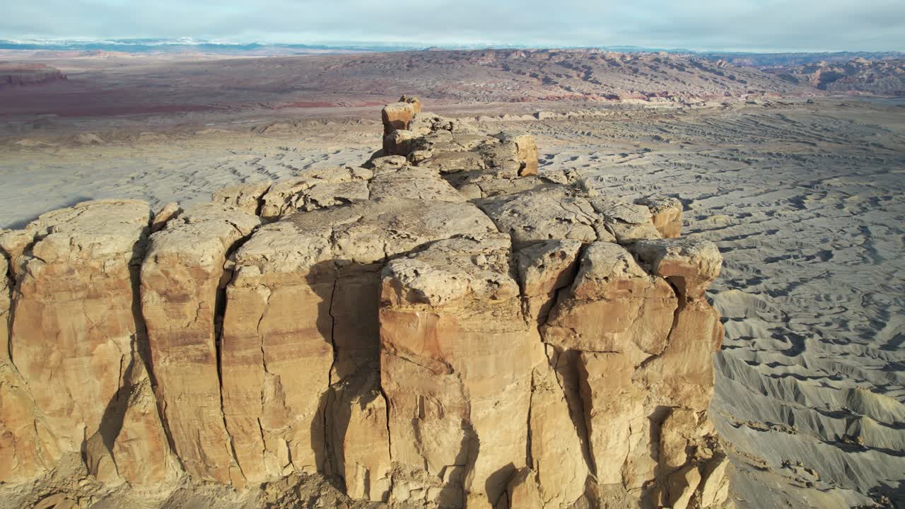 공장 부트  ⁇ 과 유타 사막 지평선의 공중 뷰 뜨거운  ⁇ 빛 날, 드론  ⁇