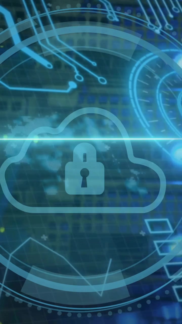 Animazione di circuito stampato di computer e scansione a raggio su sicurezza informatica con icona a lucchetto