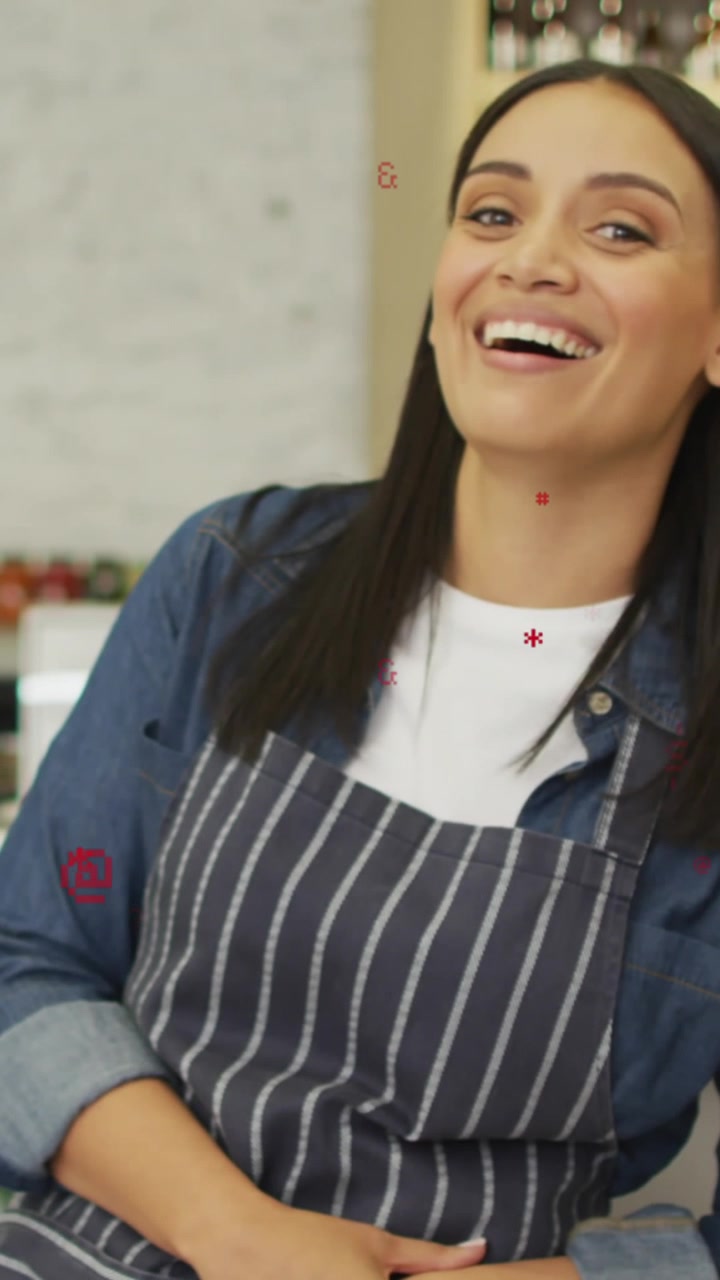 Animazione di icone su una commessa sorridente