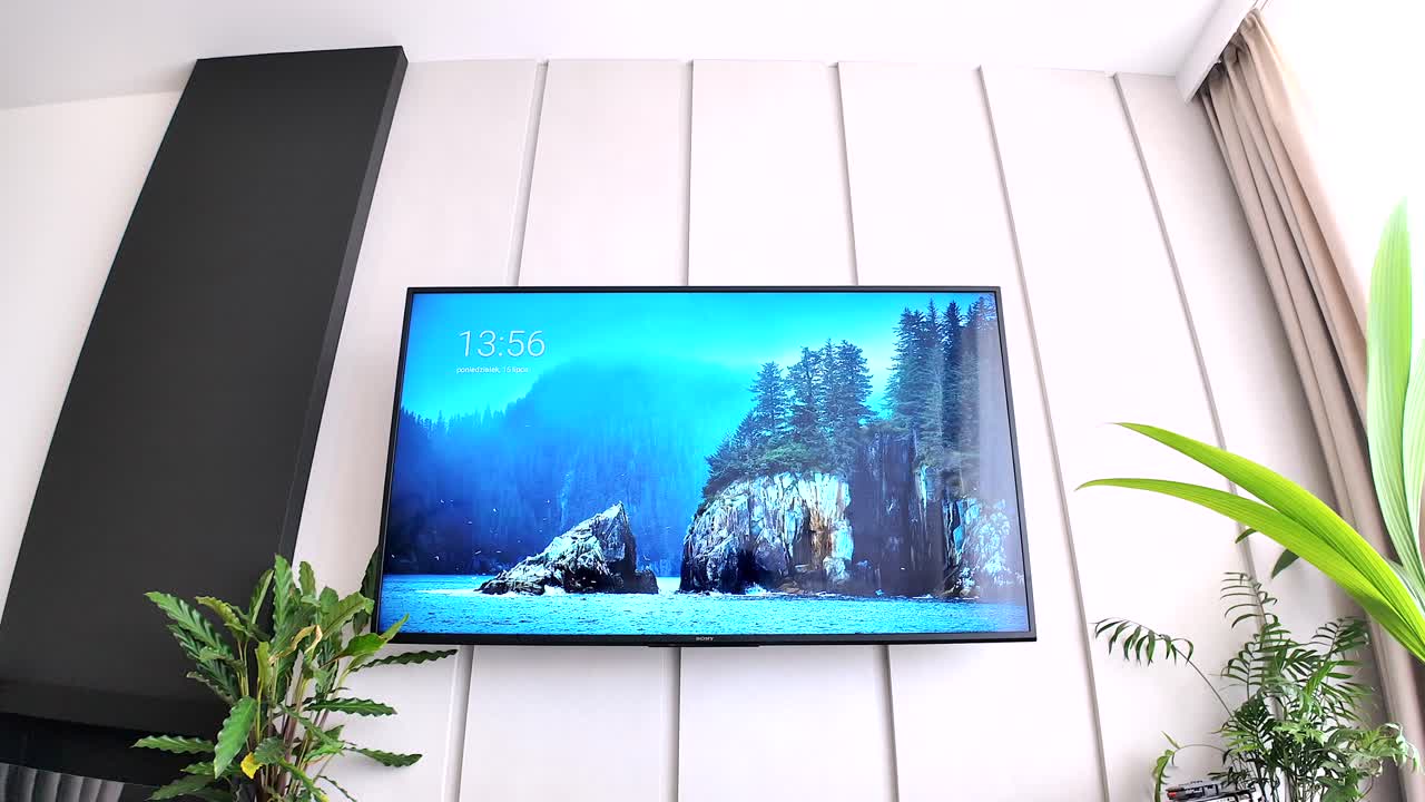 interior elegante de apartamento en el loft con televisor