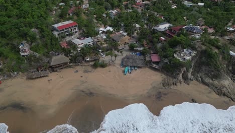 sumérgete en el vibrante pueblo costero de mazunte, oaxaca
