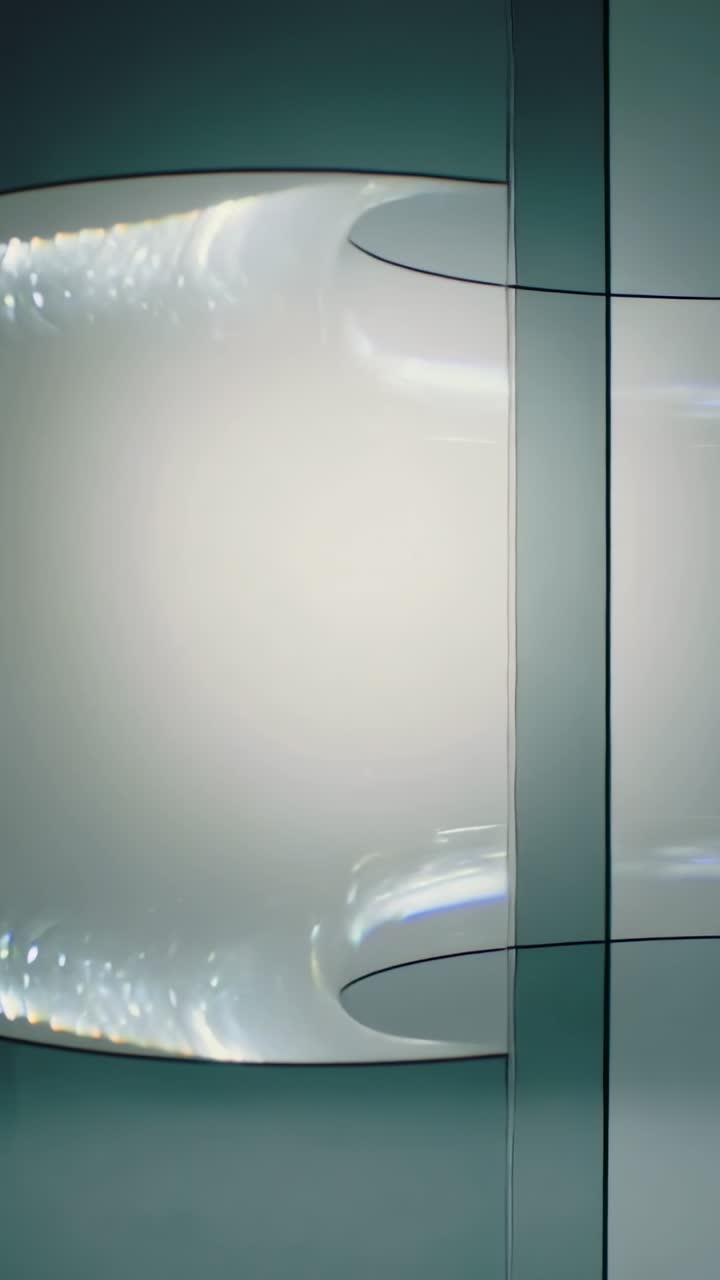 Video verticale: Telecamera rotante che rivela un pannello curvo con giunture verticali e morbidi scintillii all'interno
