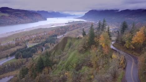 spectacular reveal of columbia river gorge natural scenic area in oregon