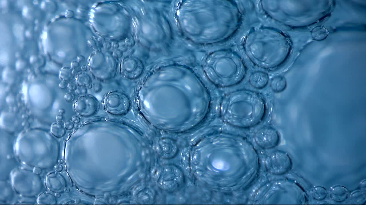 Burbujas de aire, burbujas de jabón, tensión superficial del agua, arcoíris, burbujas de jabón deslumbrantes, reflejos de luz multicolor, efectos de video, fondos, 4K
