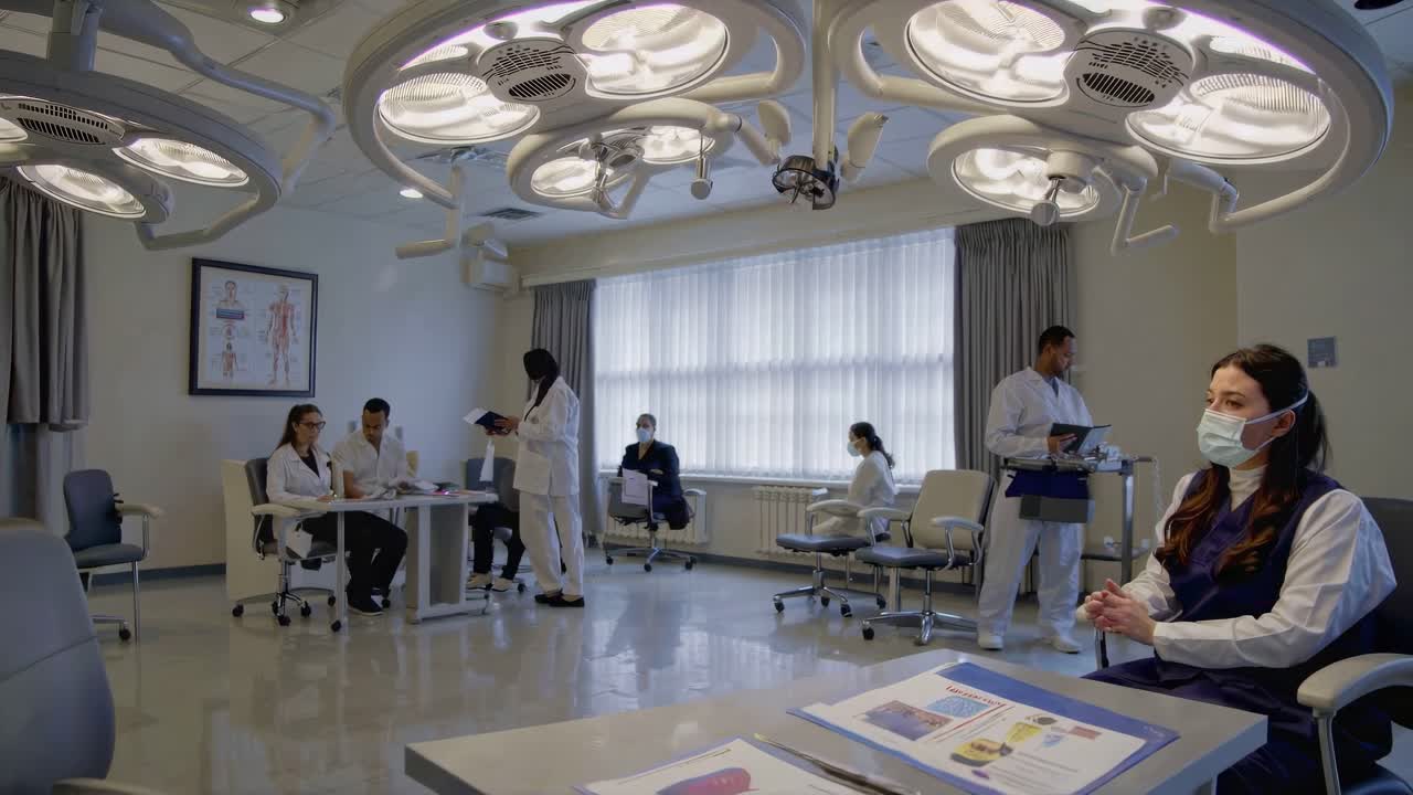 研修中の医療従事者