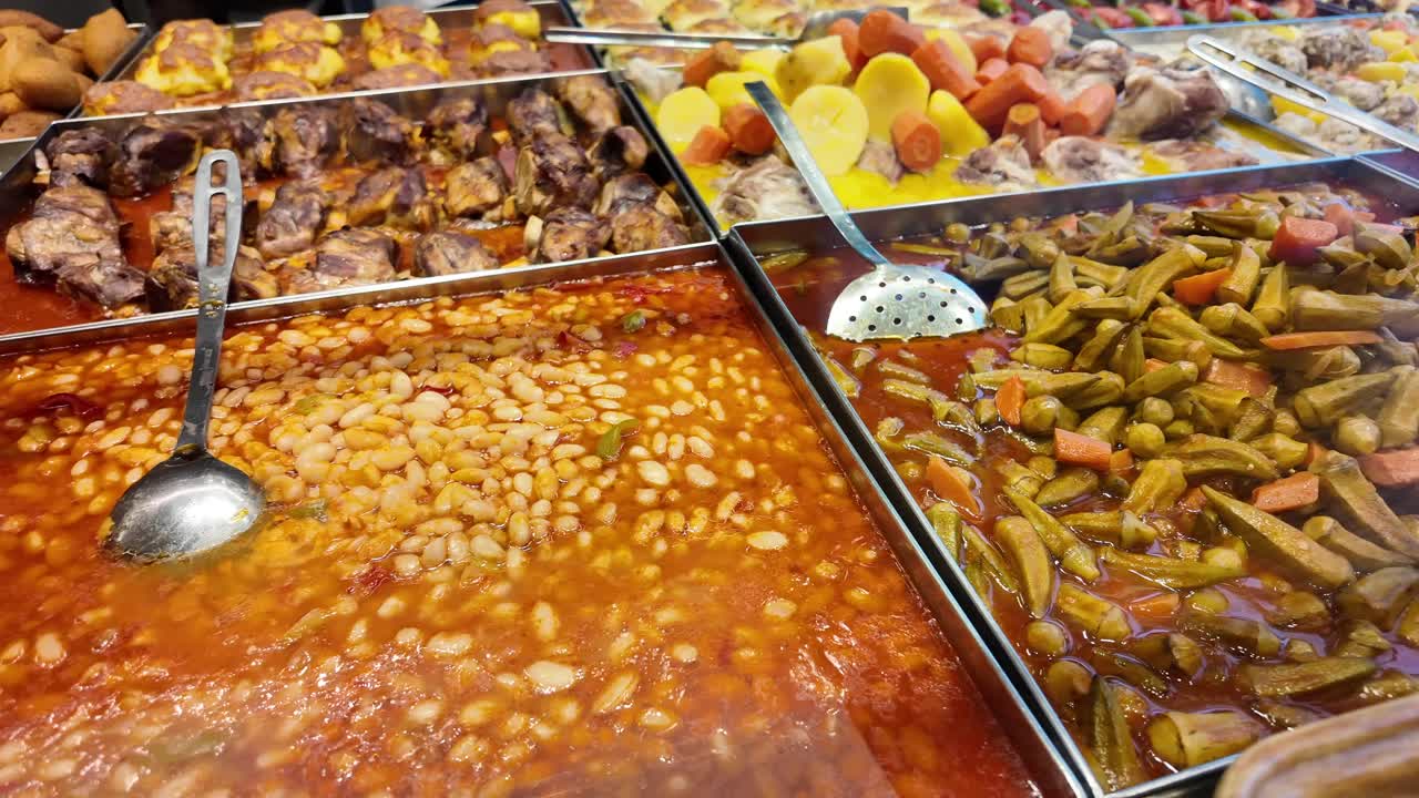 exhibición de comida turca en un restaurante