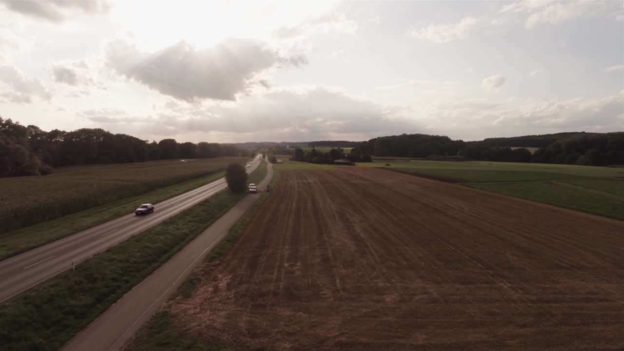 조감도 필드, 온실 및 작은 도로